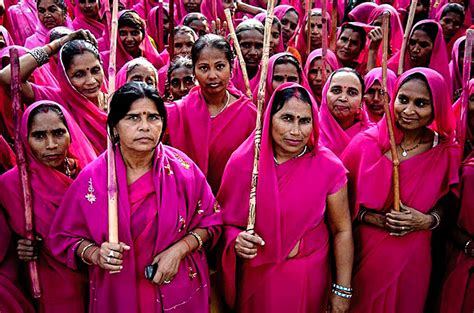 The Gulabi Gang Of India: These Warrior Women Wear Pink And Fight Oppression – The Plaid Zebra