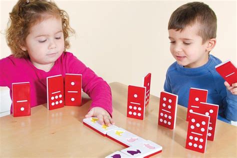 ⊛ 10 Beneficios de Jugar al Dominó en Niños ⇒ 【Guía】 ️