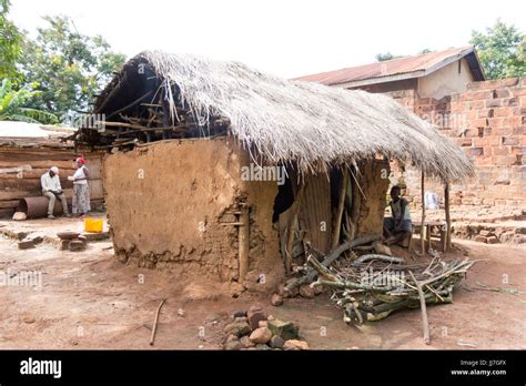 A shanty house hi-res stock photography and images - Alamy