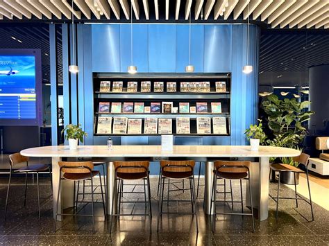 Chase Sapphire Reserve - 1,400+ Airport Lounge Experiences [2024]