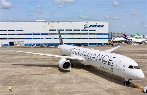 EVA Welcomes 1st Star Alliance Liveried Boeing 787-10 - EVA Air | North ...