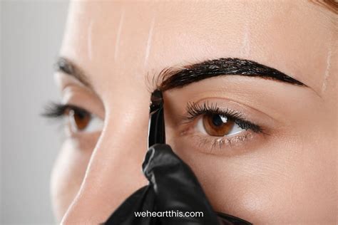 A Beginner’s Guide To Eyebrow Tinting (+ Before And After Tips)