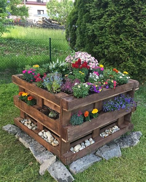 Pallet Garden idea Seen on facebook at Creative Gardening | Pallet ...