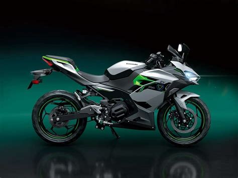 Kawasaki svela ad EICMA la Ninja 7 Hybrid | Magazine WINDTRE