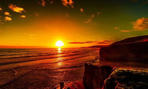 Download Ocean Sun Coastline Sky Horizon Nature Sunrise 4k Ultra HD Wallpaper