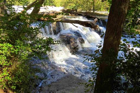 20 BEAUTIFUL Waterfalls in South Carolina to Check Out