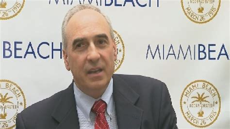 Miami Beach police Chief Dan Oates announces his retirement