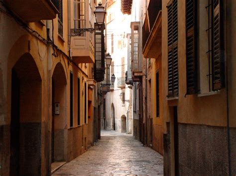 Palma old town walking tour - Majorca tours