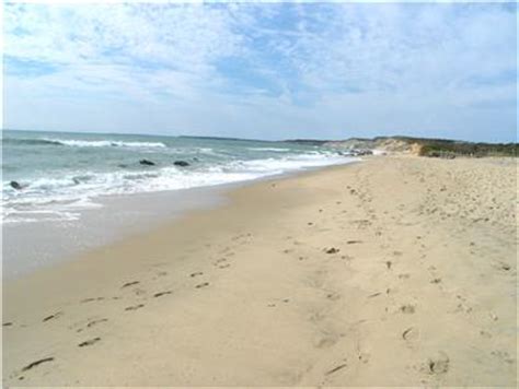 Guide to Chilmark Beaches in Martha's Vineyard, MA - WeNeedaVacation.com