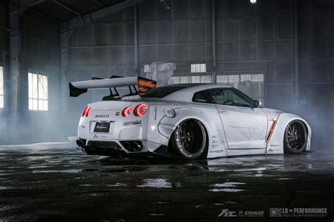 Insane R35 GTR Equipped Fi Exhaust x Libertywalk bodykit - Winn Autosports