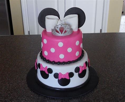 SARAH JANE (occasionally, and among other things..) DOES CAKE.: Little Minnie Mouse Princess Cake