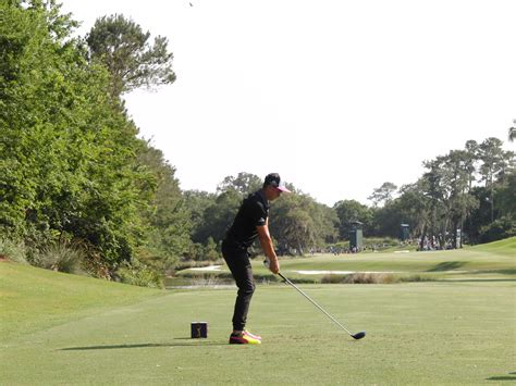 Rickie Fowler interactive swing sequence