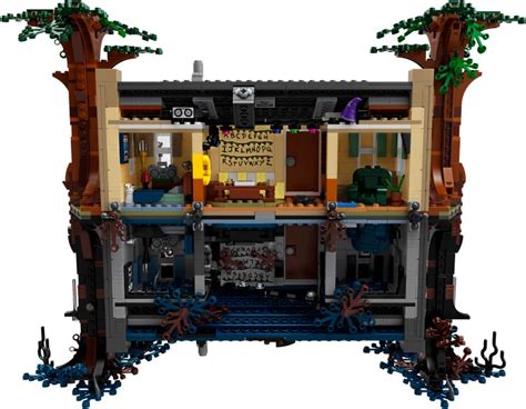 An Incredible 'Stranger Things' Byers' Home LEGO Set That Can Be Flipped Over to 'The Upside Down'