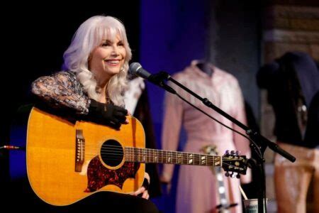 Emmylou Harris Biography, Age, Height, Husband, Kids, Net Worth