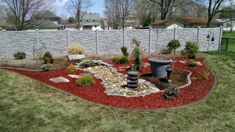 24 Beautiful Red Mulch Landscaping Ideas To Add More Color and Texture