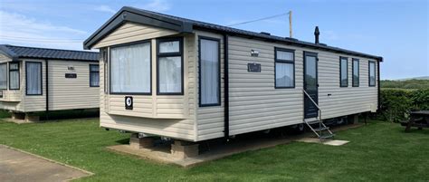 IOW Caravan Park: Platinum grade 6 berth luxury caravan holidays