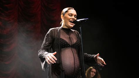 Jessie J slams body shamers commenting on her postpartum figure 3 ...