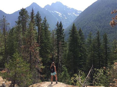 My favorite hike ever. [Diablo Lake] [Washington] [USA] : r/hiking