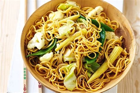 Rất Hay: Cách Làm Món Mì Xào Chow Mein Đúng Vị Trung Hoa