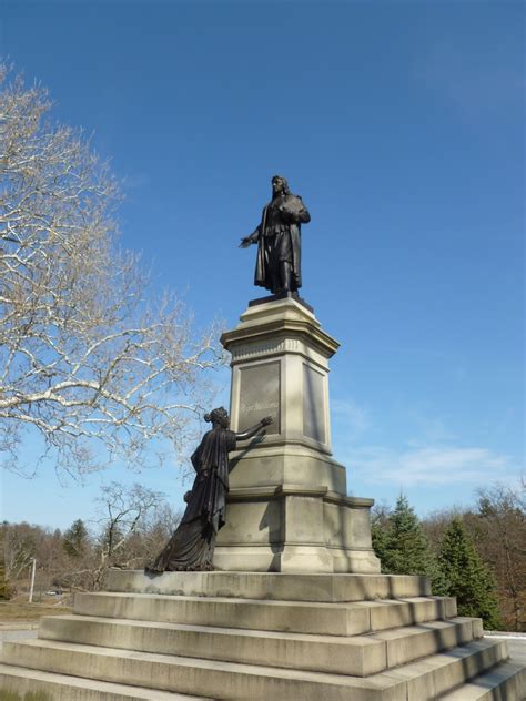 Photo-ops: Statue of Historic Figure: Roger Williams - Providence, RI