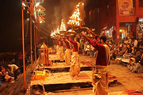 Ganga Aarti Varanasi- The River Ganga offers a visual treat - Tusk Travel