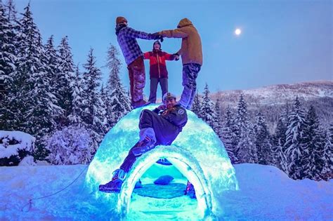 Inland Iglu: Pop-Up Igloo Built With Just a Garden Hose