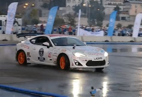 Video: Toyota 86 breaks longest drift world record | PerformanceDrive