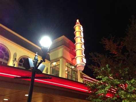 Regal Bridgeport Village ScreenX & IMAX, 7329 SW Bridgeport Rd, Tigard ...