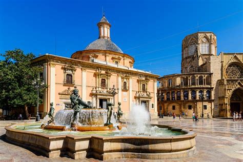 Plaza De La Virgen Cathedral Square in Valencia Editorial Stock Image ...