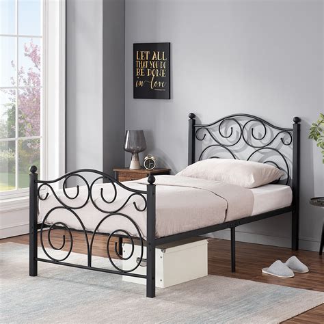 VECELO Traditional Metal Platform Bed, Full/Queen, Black - Walmart.com ...