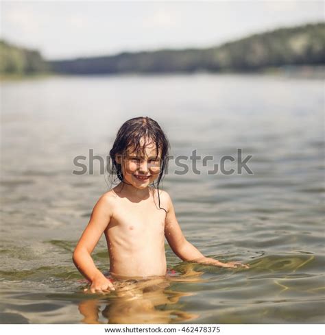 Little Girl Swimming Lake Stock Photo 462478375 | Shutterstock