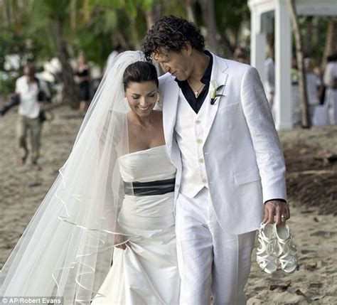 First picture of Shania Twain on her wedding day | Daily Mail Online