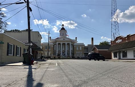 Image: Courthouse square in Kenansville, North Carolina