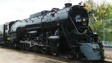 Milwaukee Road 261 Steam Locomotive | Milwaukee road, Steam locomotive, Iconic photos