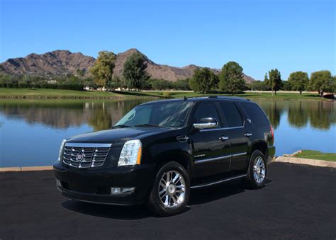 Black-Cadillac-Escalade-Featured-Image - PHOENIX DISCOUNT Van & SUV Rental