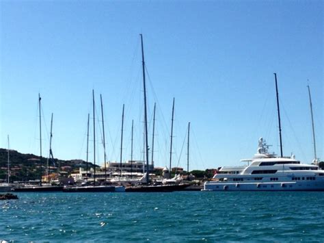 Stunning yachts outside Yacht Club Costa Smeralda | Sailing West Around ...