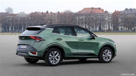 2023 Kia Sportage (Color: Experience Green; Euro-Spec) | Rear Three-Quarter