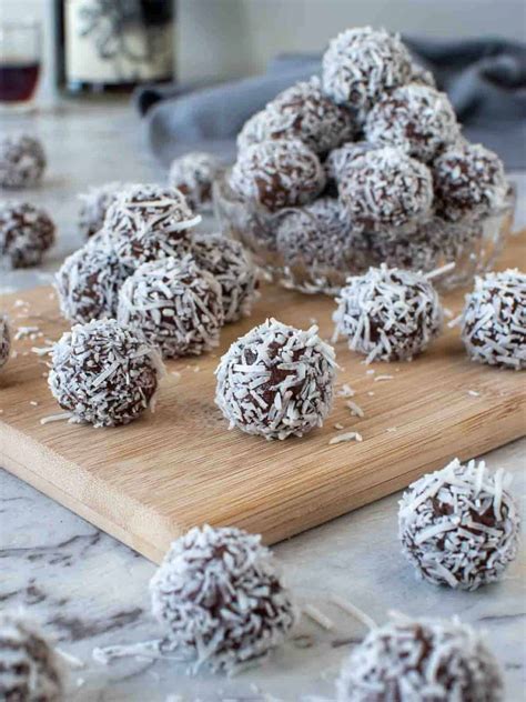 Rum Balls Recipe {Quick, No-Bake} - Marcellina In Cucina