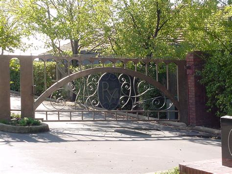 Single Driveway Gates – McLellan Blacksmithing