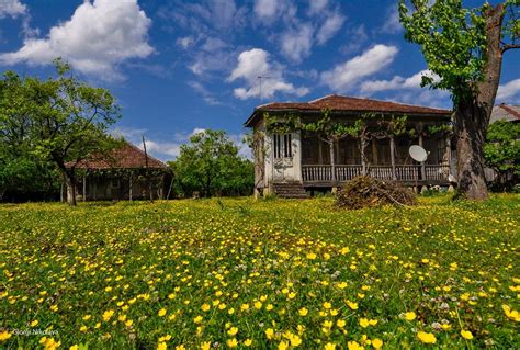 Story of Georgian oda houses in Samegrelo told through photos ...