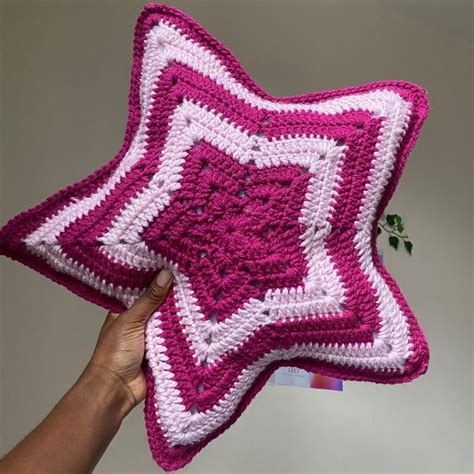 star crochet pillow in 2024 | Crochet cushion pattern, Crochet stitches for beginners, Crochet ...