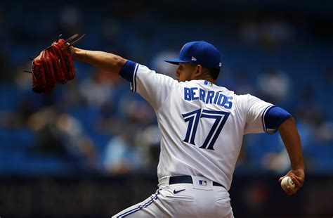 Toronto Blue Jays: Everything is perfect as Jose Berrios debuts