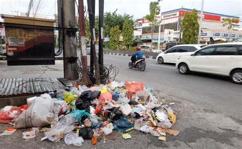 Tumpukan Sampah Masih Jadi Pemandangan Lazim di Kota Bertuah