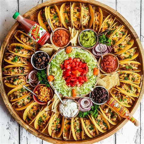 Easy Taco Recipe Dinner Board #tacos #tacoboard #easytacos | Party food ...