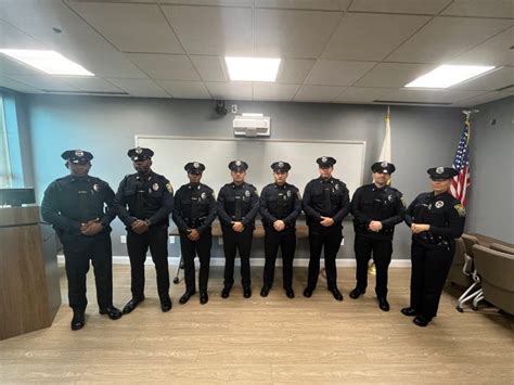 Fall River Police Department welcomes eight new officers to their ranks – Fall River Reporter