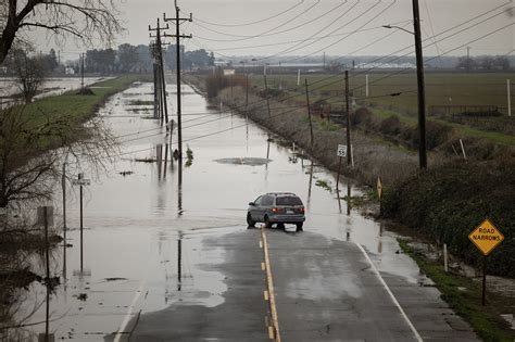 Sacramento area, already deluged, braces for more floods - CalMatters