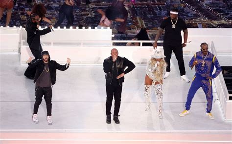 NFL-Eminem Kneels At Super Bowl's High-wattage Hip-hop Halftime Show