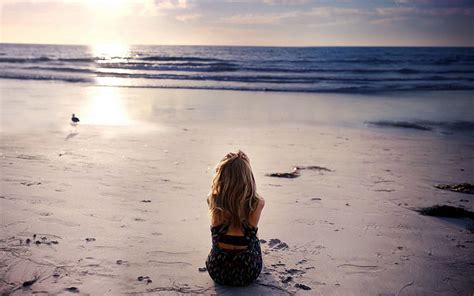 Woman sits alone on the beach, alone women beach HD wallpaper | Pxfuel