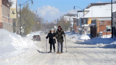 Buffalo snow storm: Snowfall totals, pictures, forecast so far