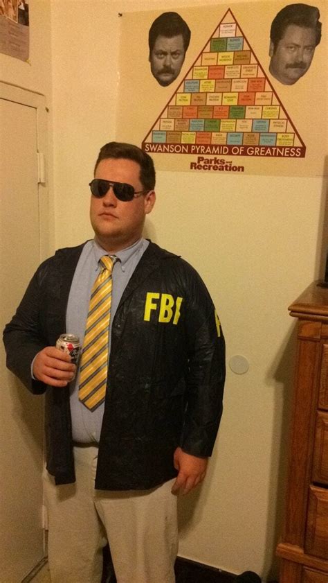 Last night's costume: Burt Macklin, FBI : pics